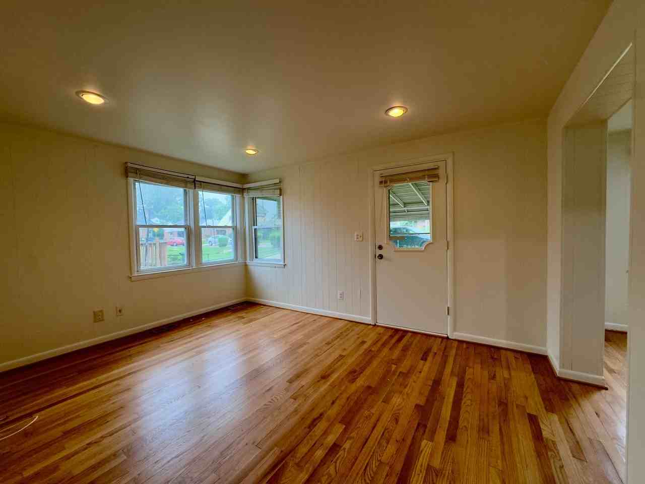 4800 Gilray Dr - Photo 2 of 14