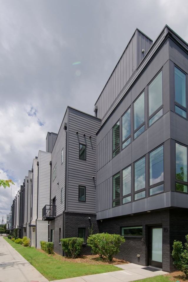 1970 Dekalb Ave Ne #10 - Photo 2 of 36