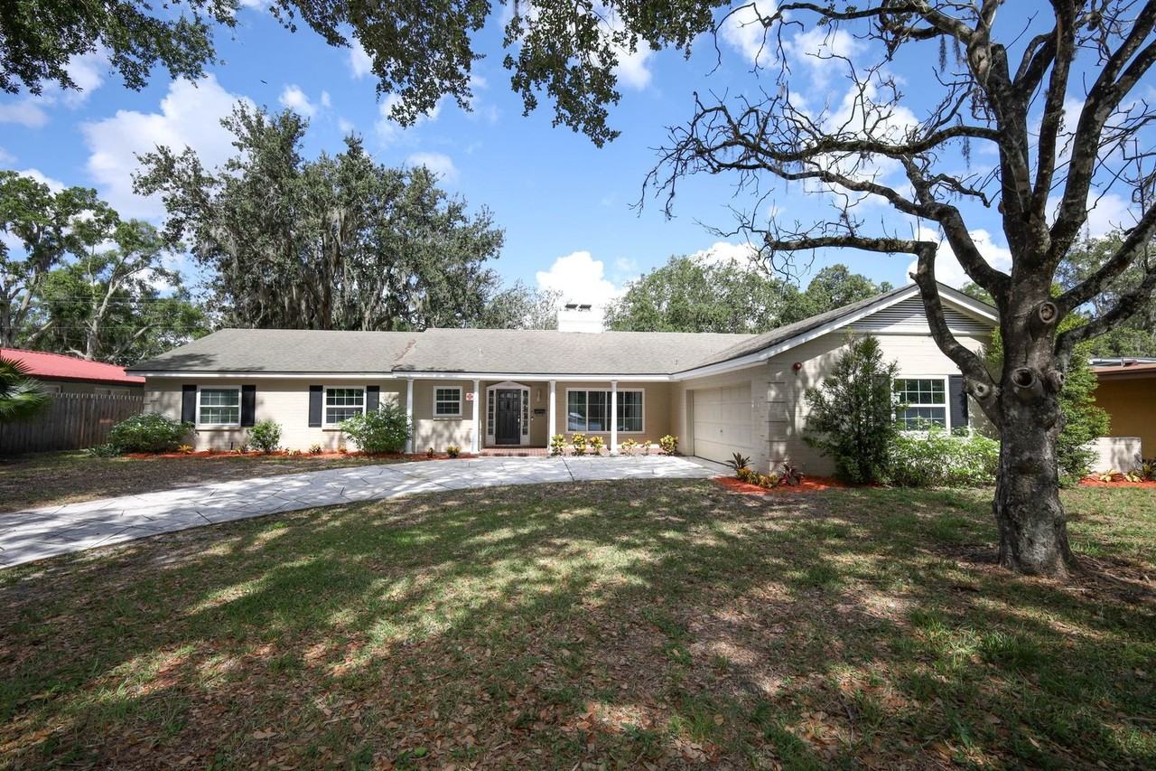 1481 Glastonberry Rd - Photo 2 of 34