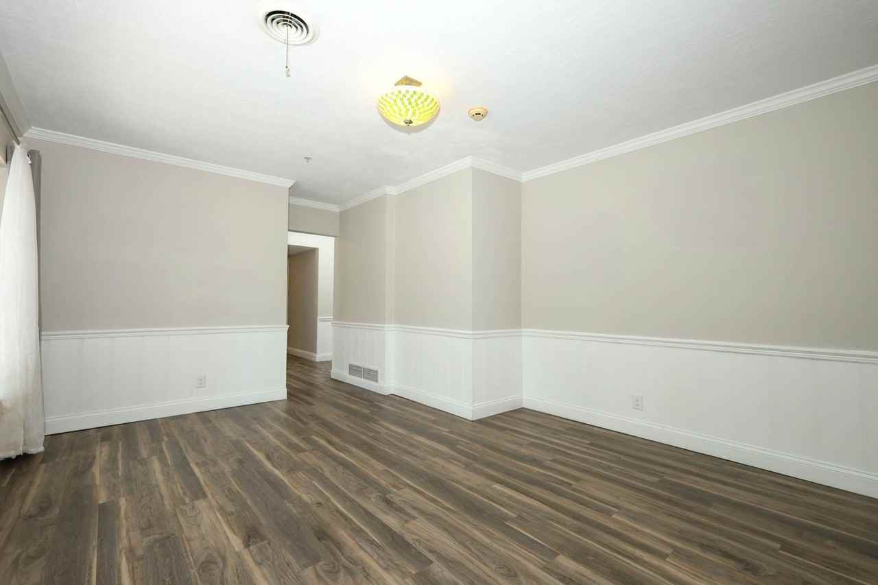 1481 Glastonberry Rd - Photo 7 of 34