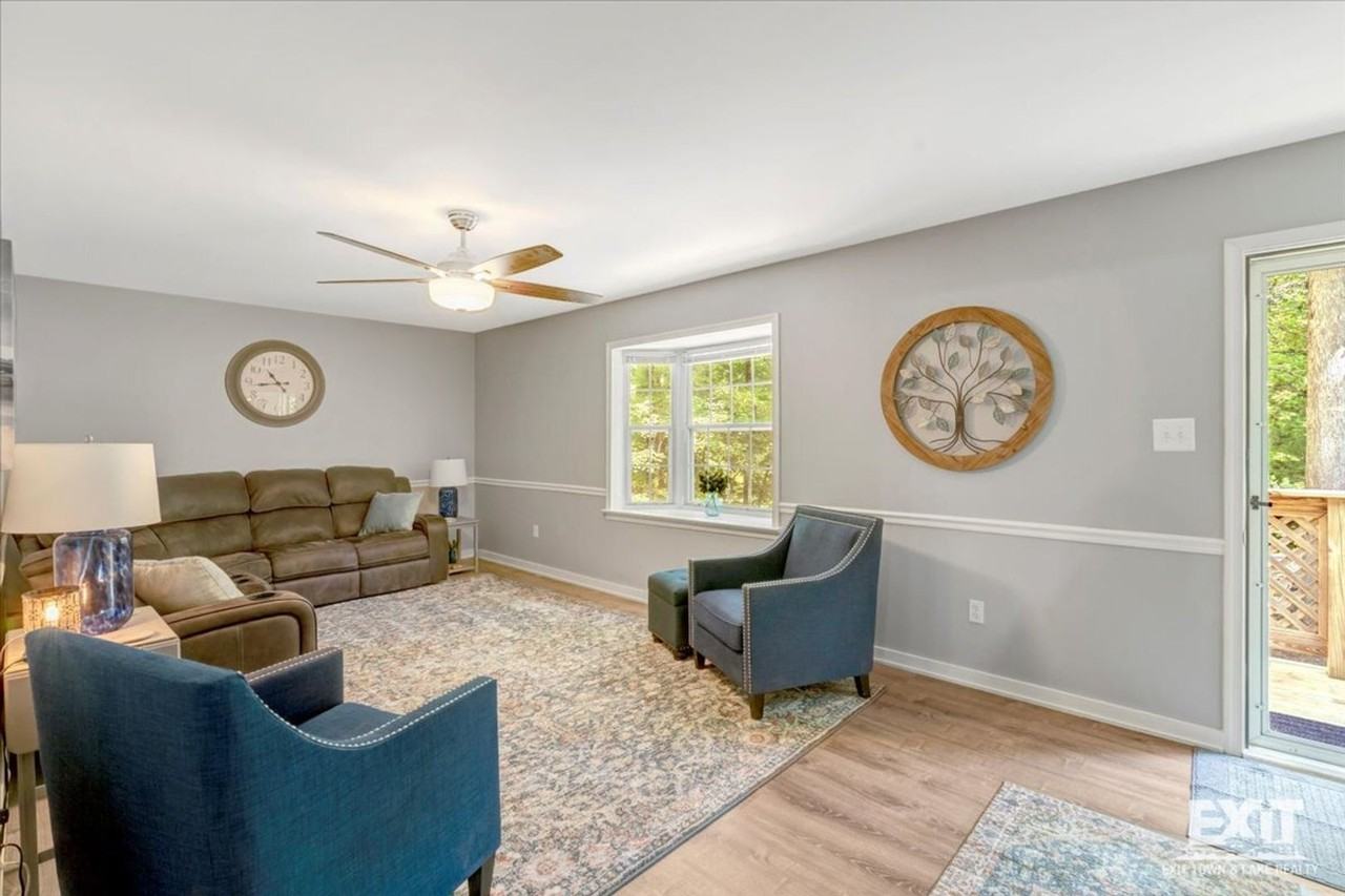 94 Briarwood Ter - Photo 2 of 26
