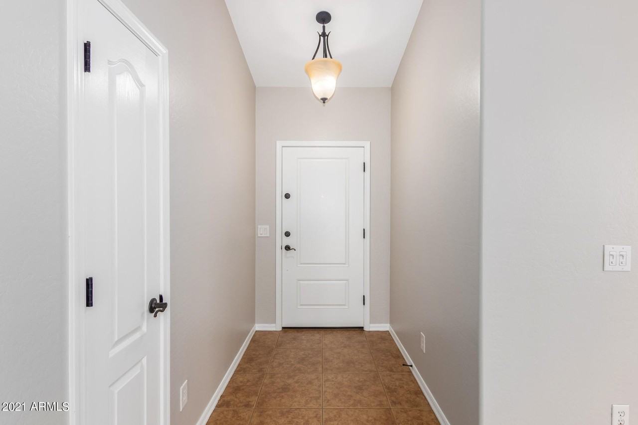 2530 E Barbed Wire Pass - Photo 2 of 24