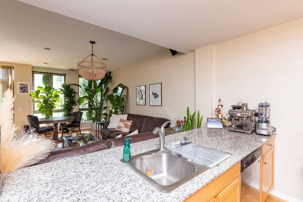 400 N Clinton St #307 - Photo 5 of 8