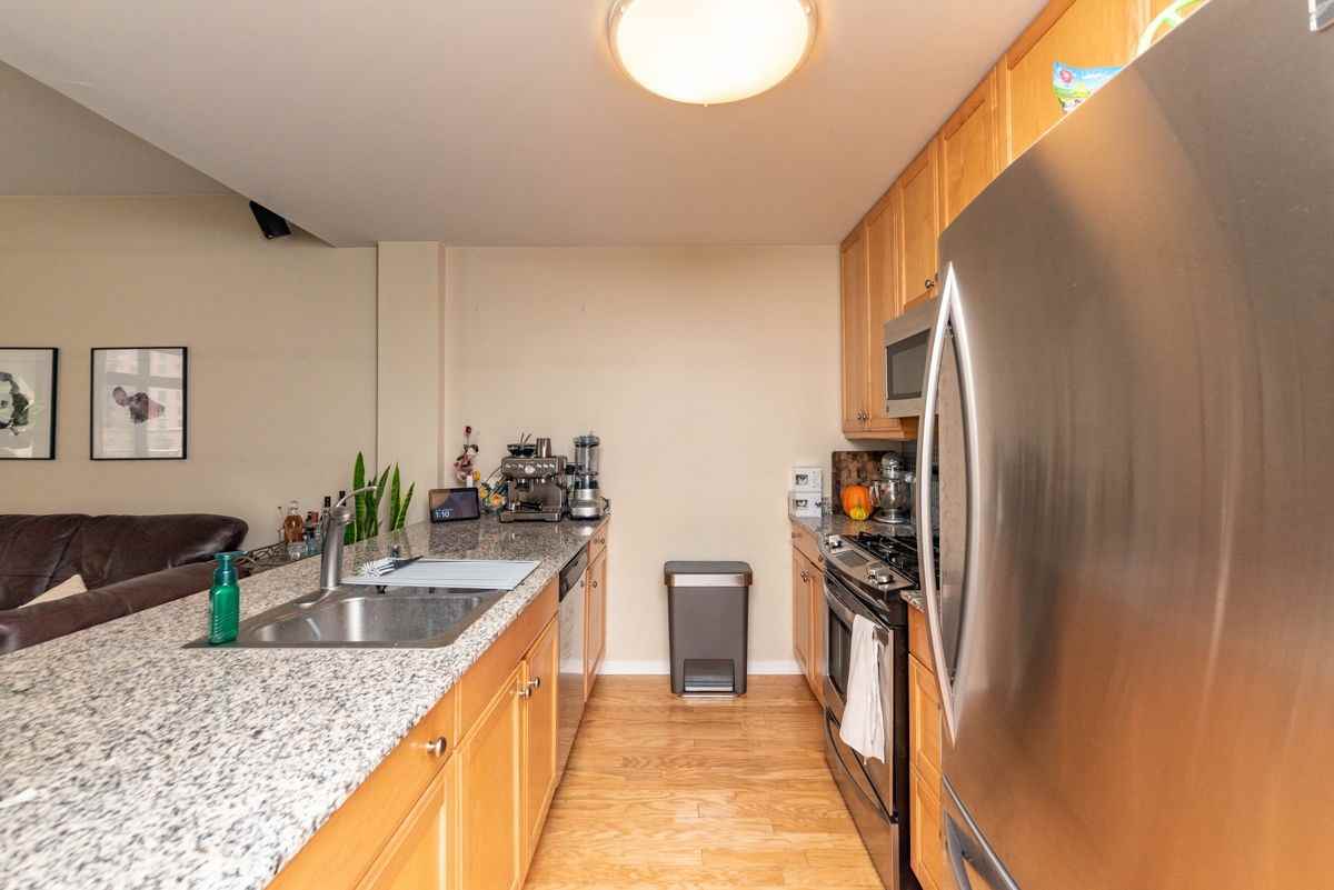 400 N Clinton St #307 - Photo 6 of 8