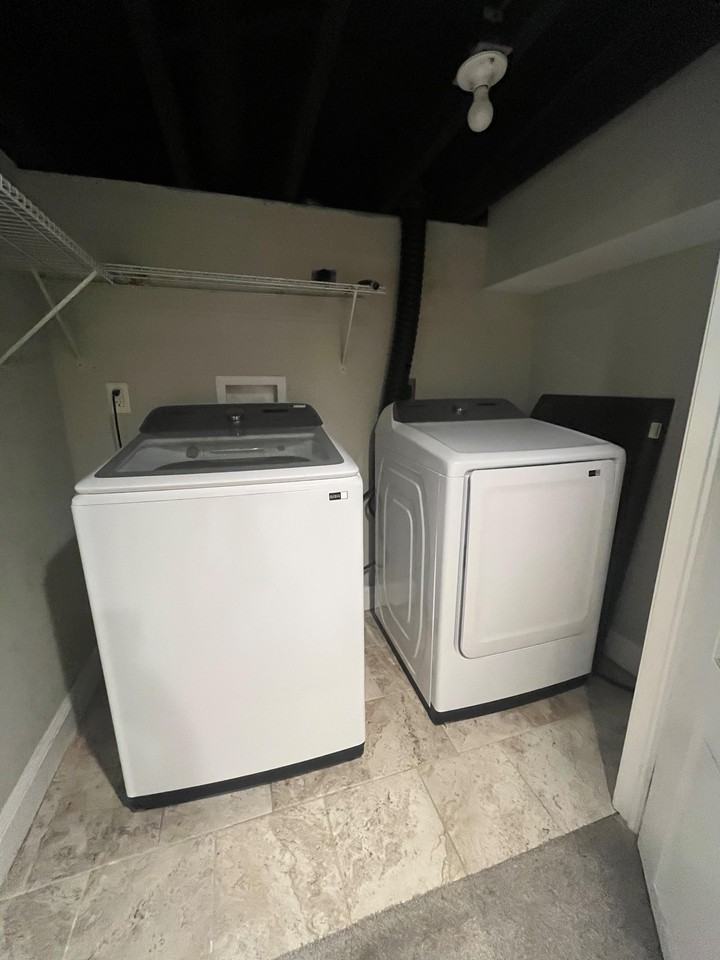 Grindon Ave - Photo 2 of 10