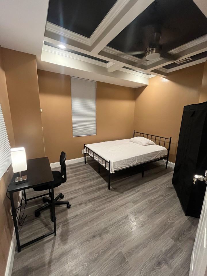 Grindon Ave - Photo 6 of 10