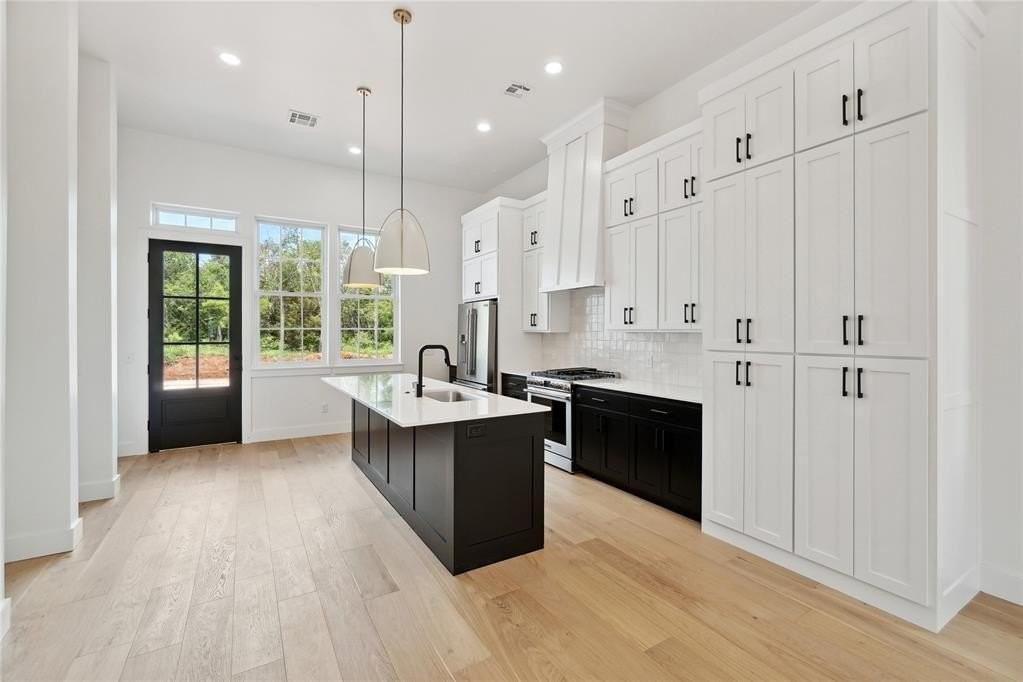 18821 18821 Selah Way - Photo 7 of 33