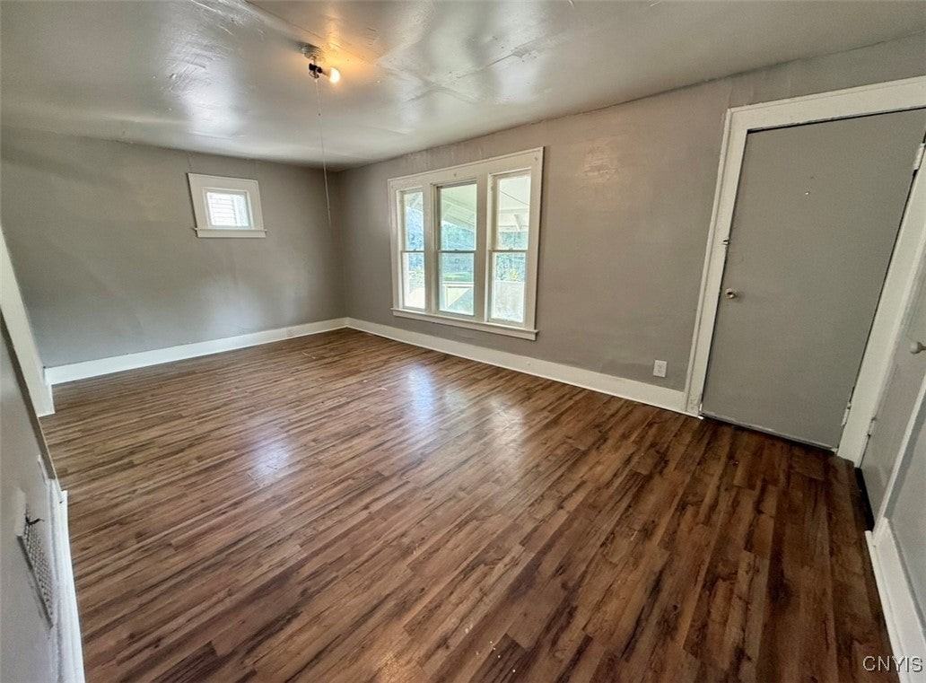 505 Hudson St - Photo 2 of 9