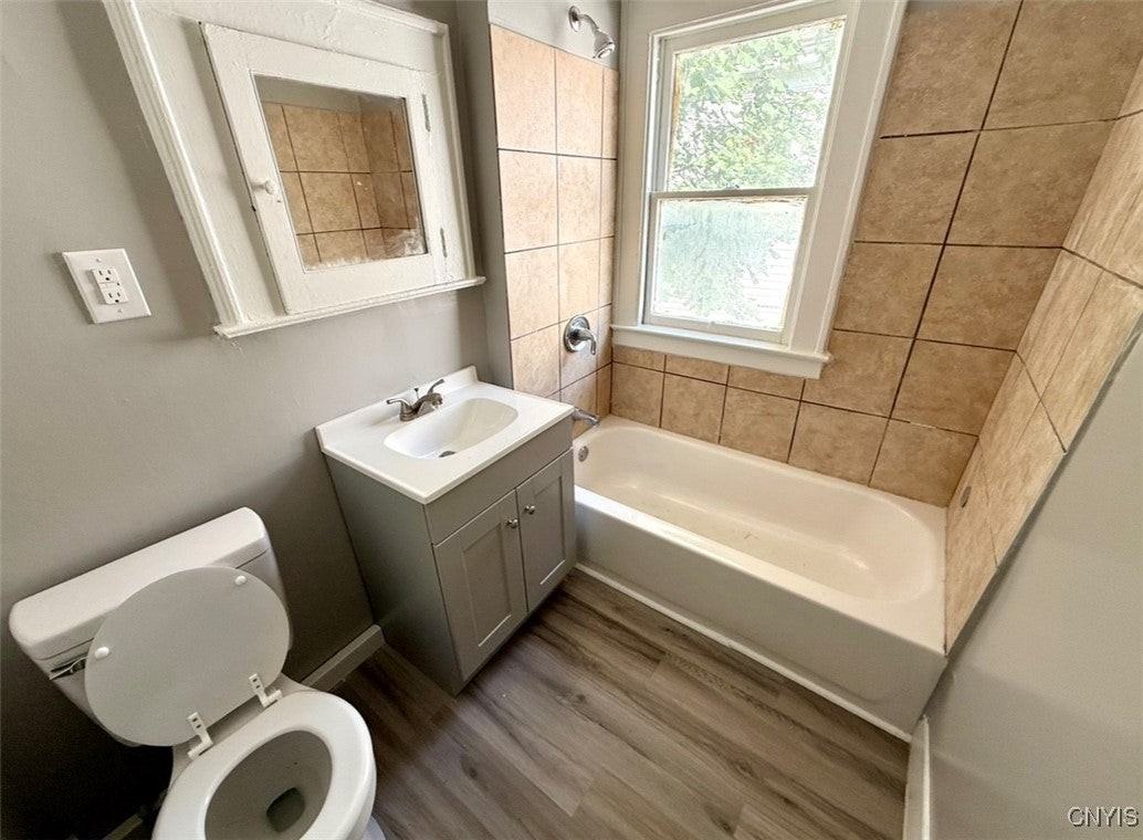 505 Hudson St - Photo 7 of 9