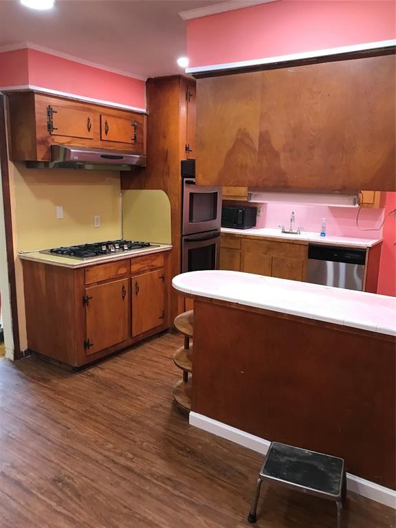 1706 Gellhorn Dr - Photo 3 of 8