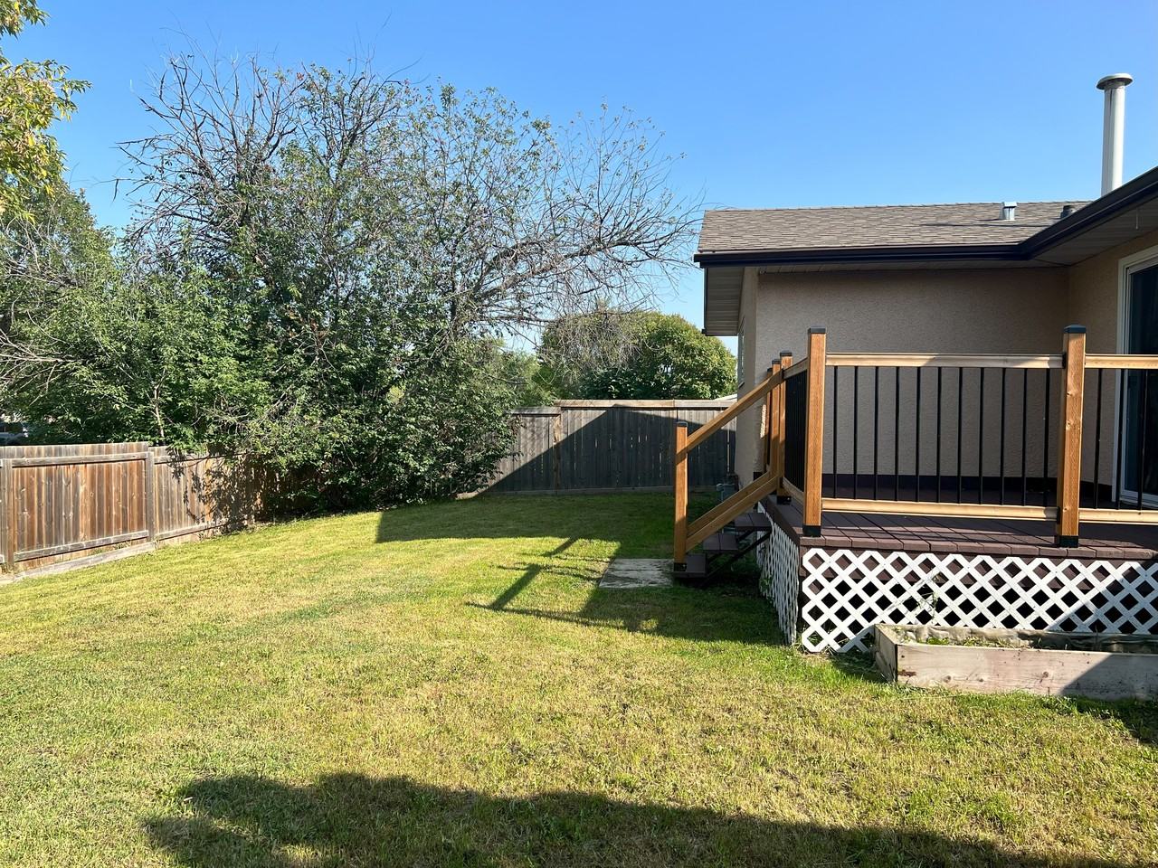 11736 152b Ave NW - Photo 3 of 16