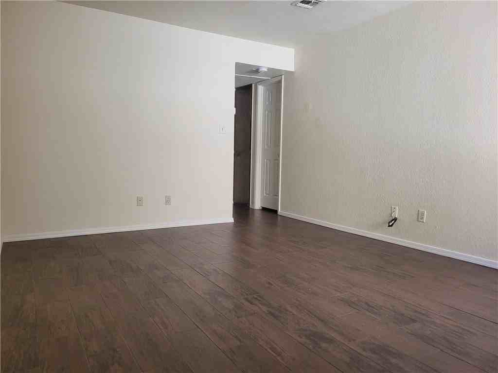 3659 Wendell Ave Apt B #B - Photo 4 of 10