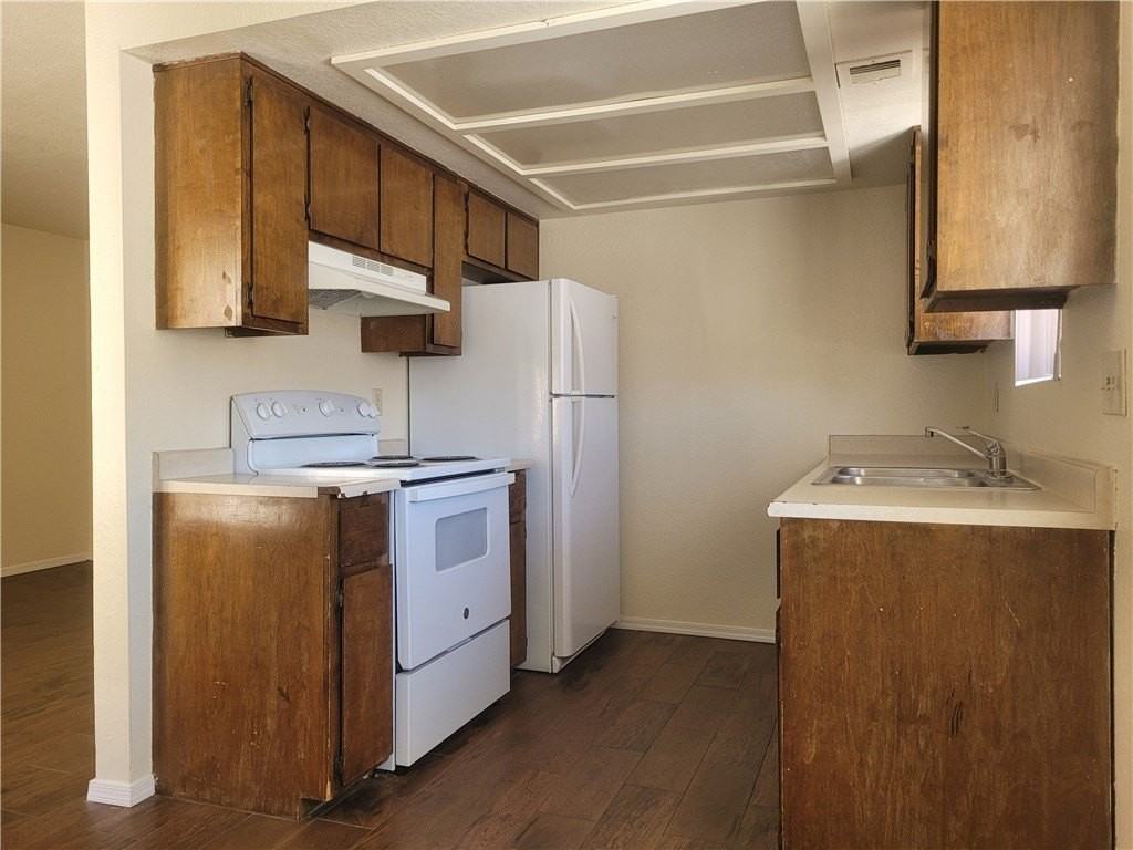 3659 Wendell Ave Apt B #B - Photo 7 of 10