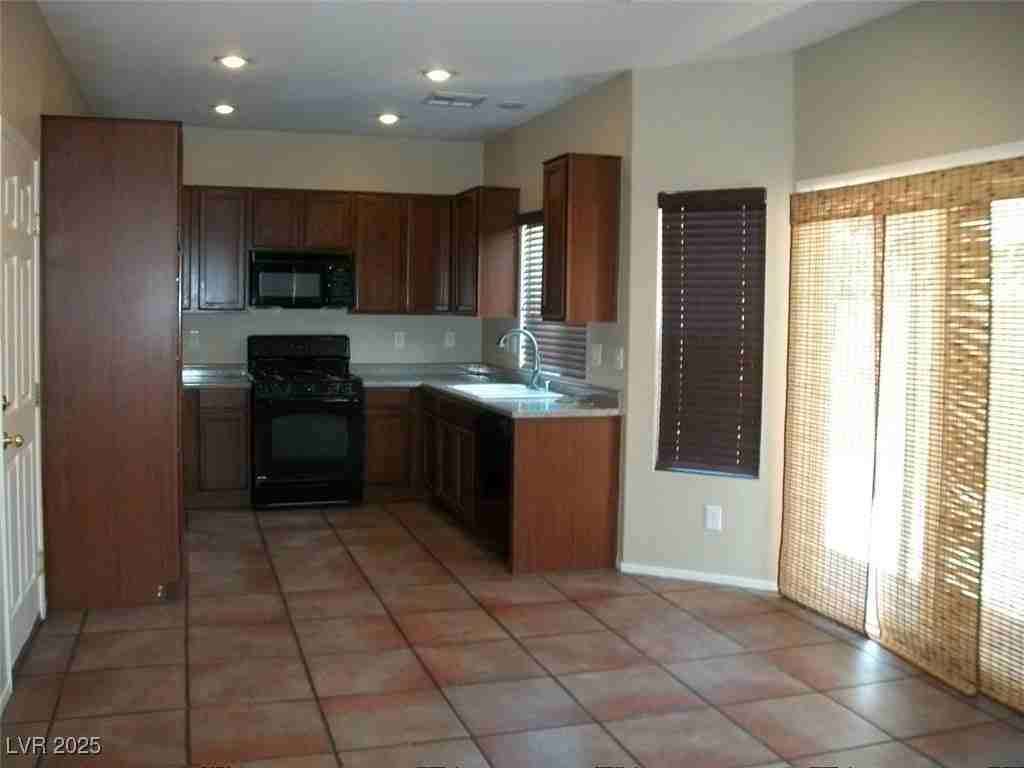 10322 Cherish River St - Photo 4 of 14