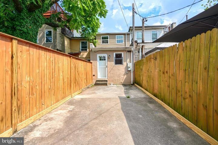 1166 Carroll Street - Photo 4 of 38