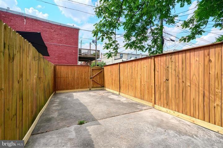 1166 Carroll Street - Photo 5 of 38