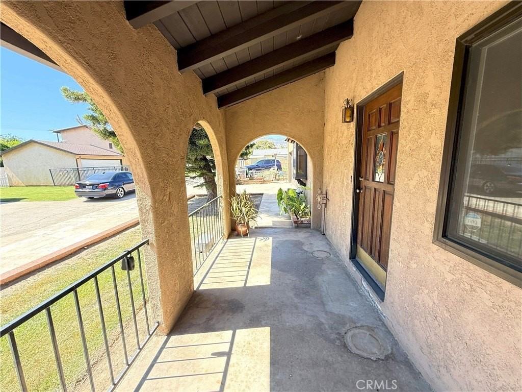 608 E Juanita Ave - Photo 6 of 43