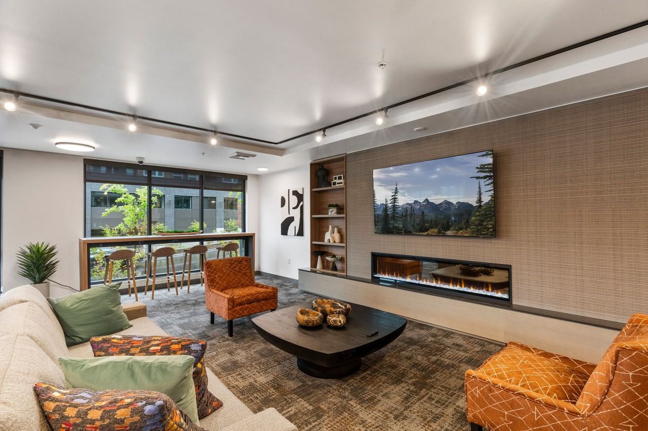 Solera Apartments - Photo 6 of 43