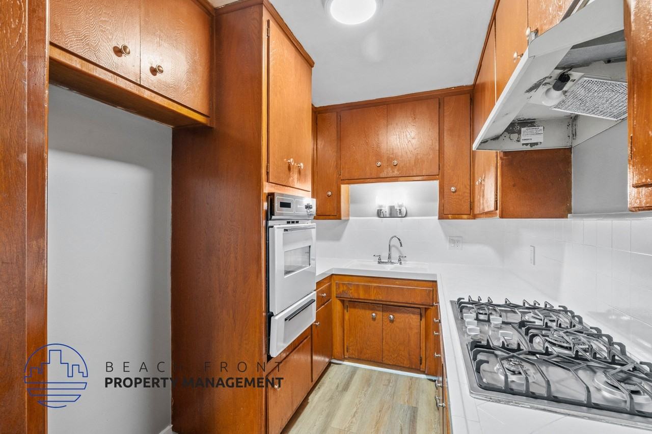 211 E. Tamarack Ave. - Photo 6 of 15