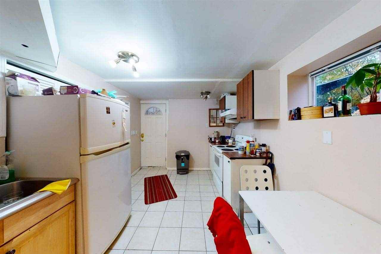 2977 Euclid Avenue - Photo 2 of 6