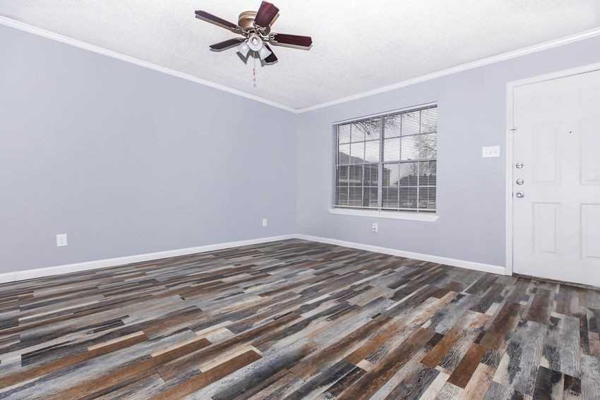 Oaks at Mustang - Photo 6 of 26