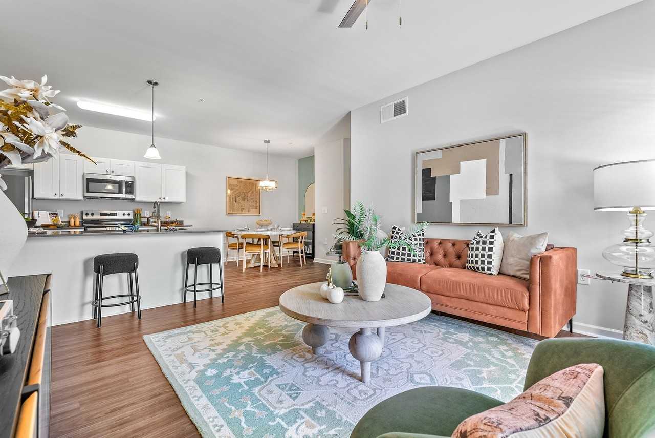 Northbrook Apartments - Photo 5 of 39