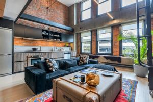 featured image of Beatty St & W Pender St #301