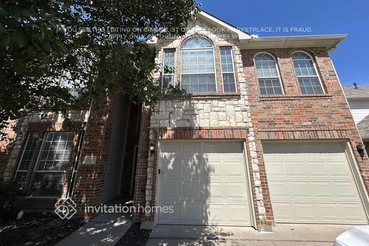 10005 Jessica St - Photo 2 of 17