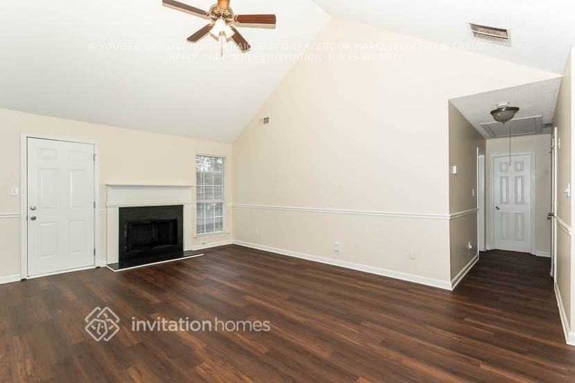 1131 Collyns Ct - Photo 2 of 16