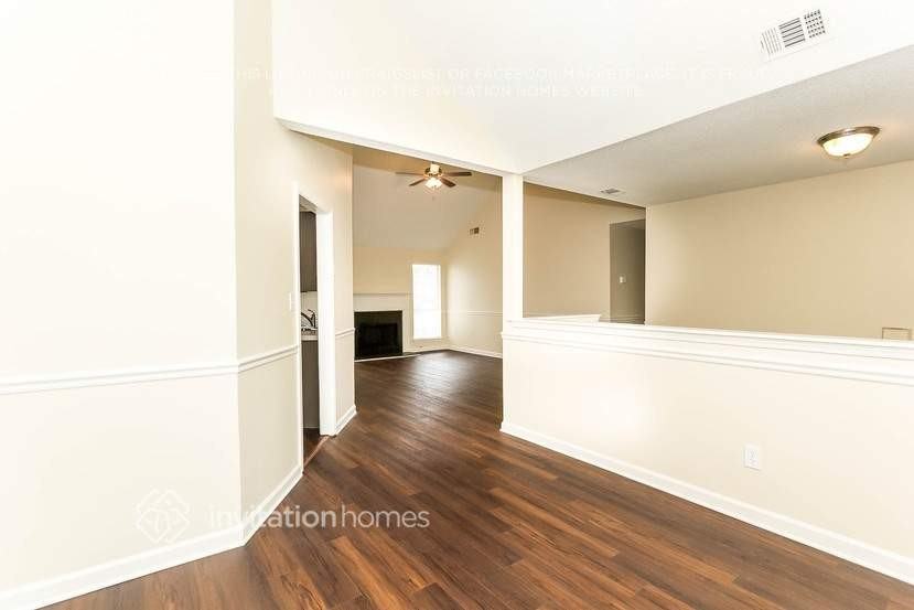 1131 Collyns Ct - Photo 3 of 16