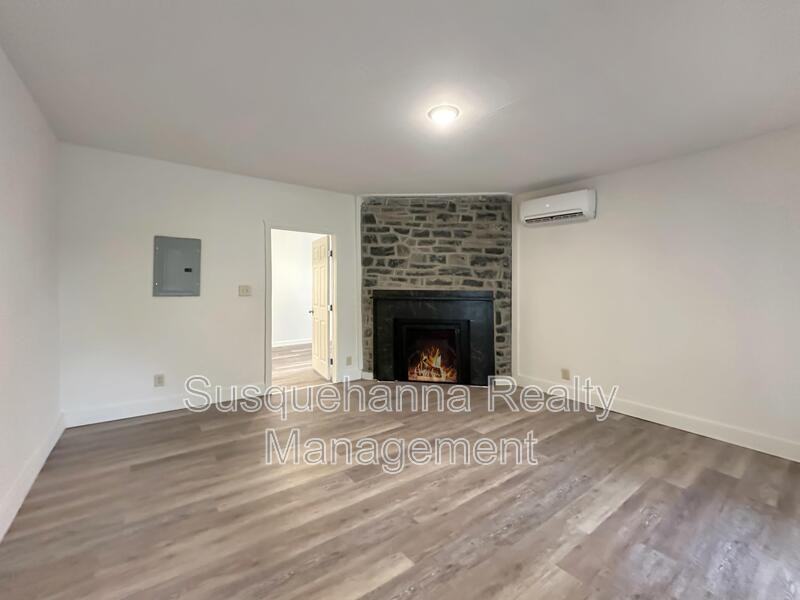 520 W Main St #1stFL - Photo 2 of 15