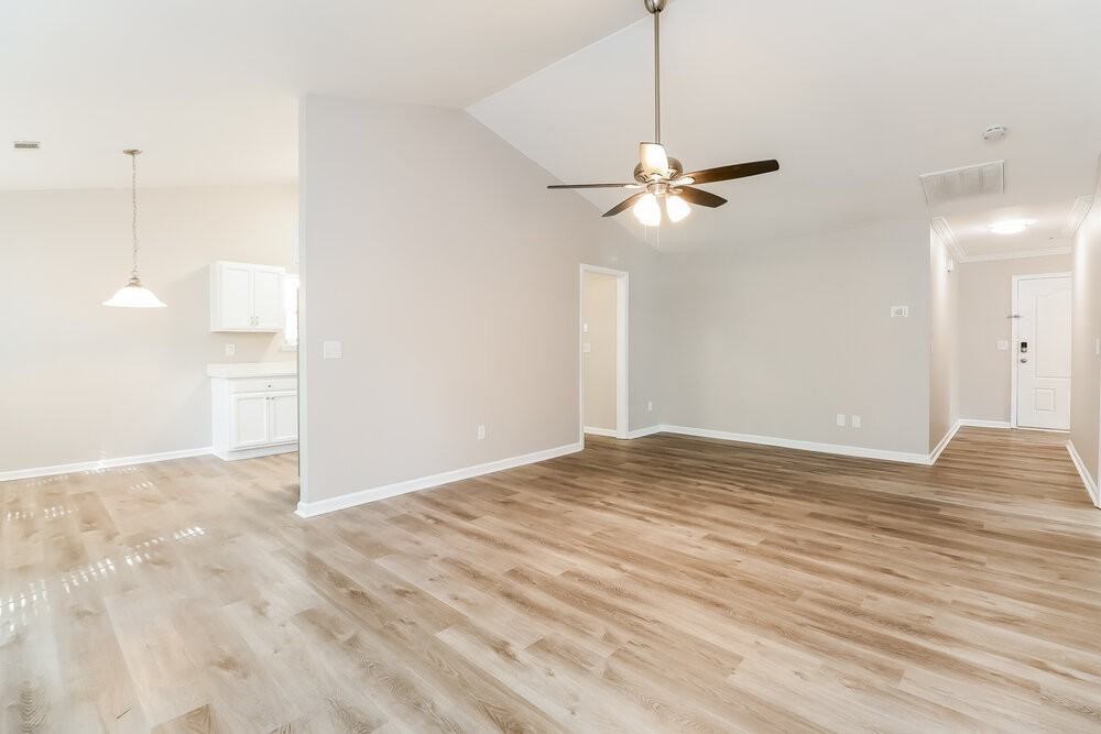 310 Lakeside Pt - Photo 5 of 16