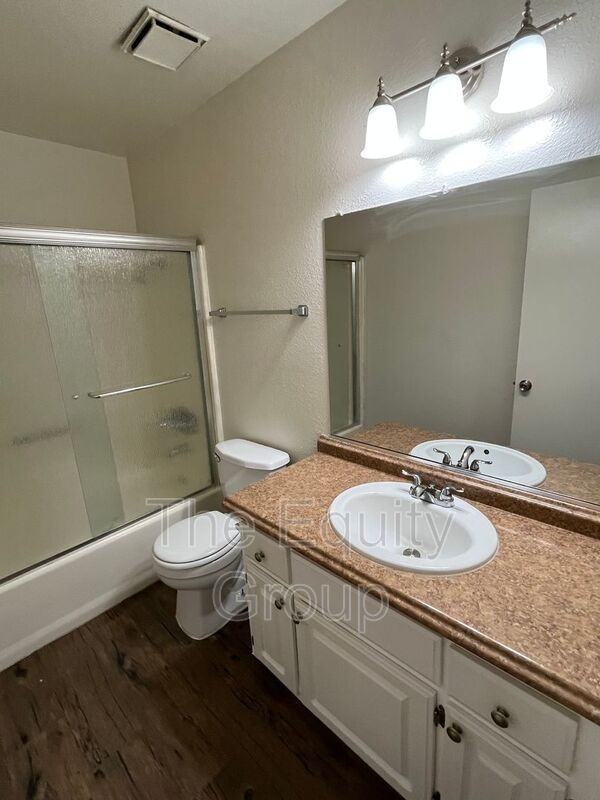 3926 W Meadow Ave - Photo 6 of 14