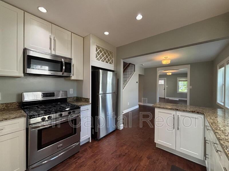 3903 Hampden St - Photo 3 of 32