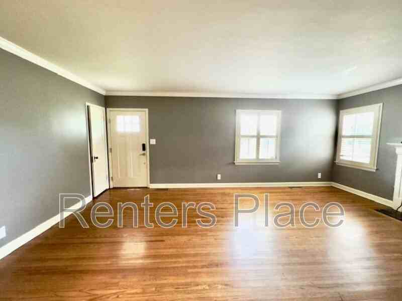 2127 S Delaware Ct - Photo 2 of 14