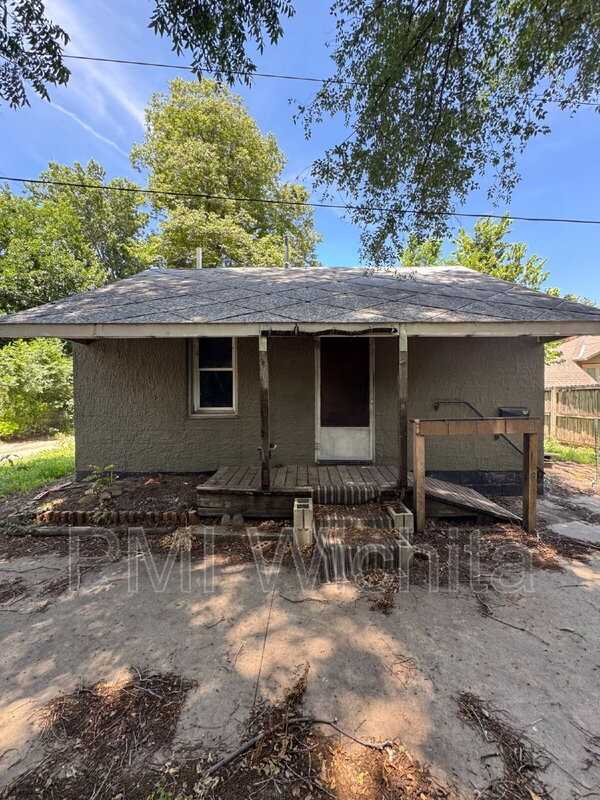 1939 N Fairview Ave - Photo 2 of 6