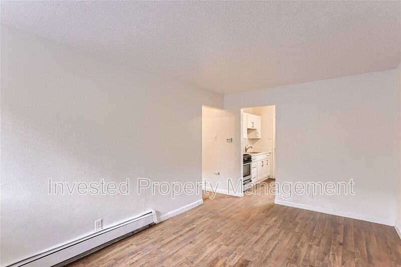 3544 N High St - Photo 3 of 10