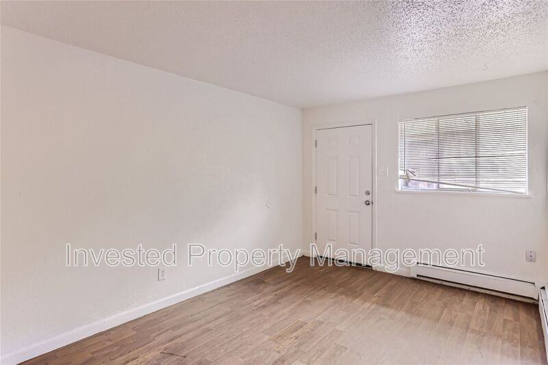 3544 N High St - Photo 4 of 10