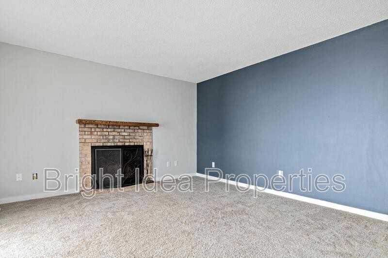 7684 Dunmore Rd - Photo 2 of 12
