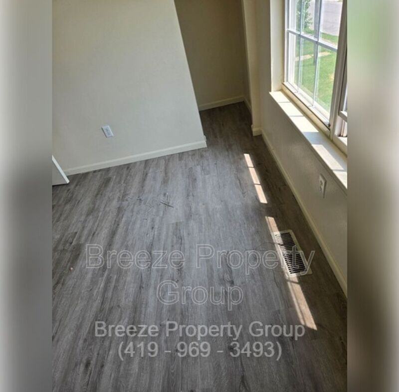 513 Hope St - Photo 3 of 10