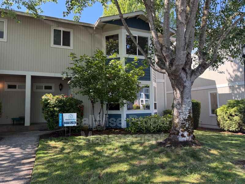 172 Ne Rifle Range St #9 - Photo 3 of 5