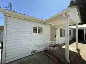 203 S Pine St - Photo 1 of 1