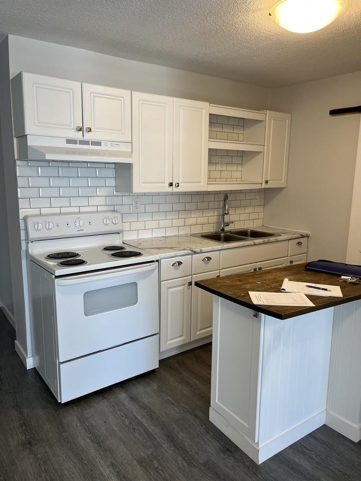 293 1-293 Hazel Street #1 - Photo 2 of 8