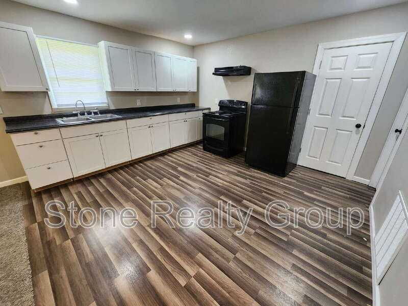 2707 Jefferson St - Photo 3 of 9