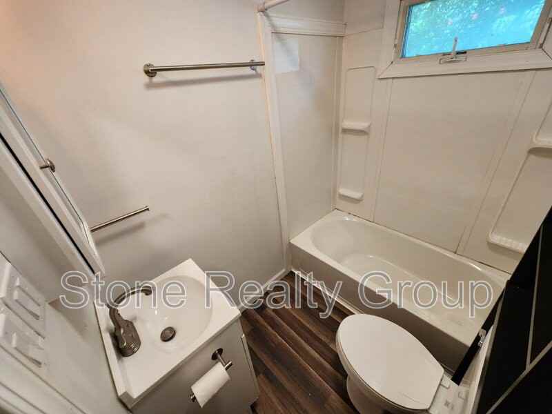 2707 Jefferson St - Photo 6 of 9