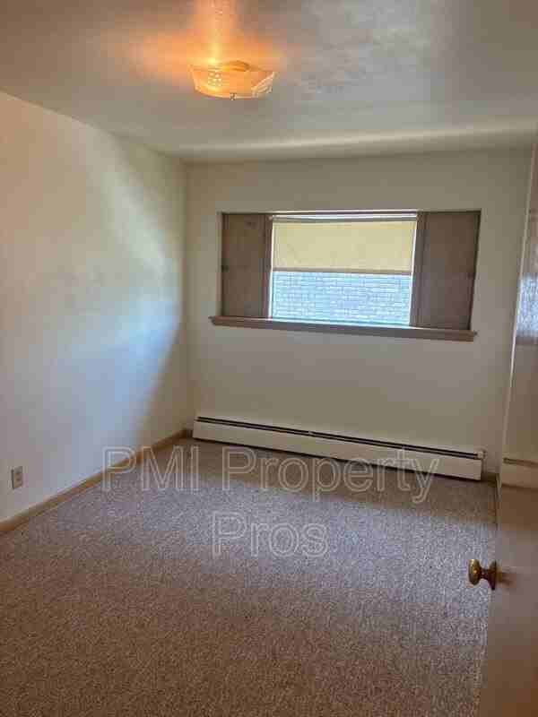 5624 W Burleigh St #7 - Photo 2 of 10
