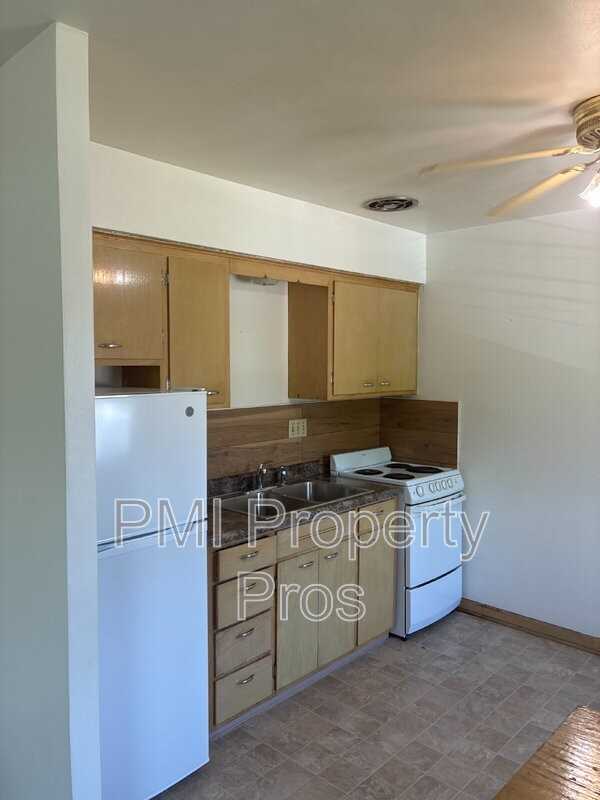 5624 W Burleigh St #7 - Photo 6 of 10