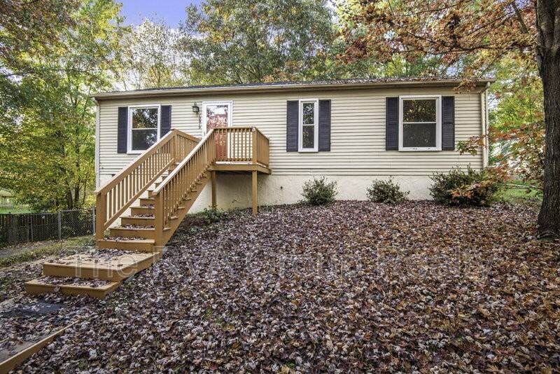 10919 Speeks Ct - Photo 3 of 40