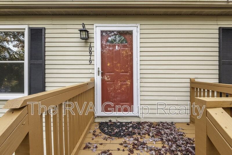 10919 Speeks Ct - Photo 4 of 40
