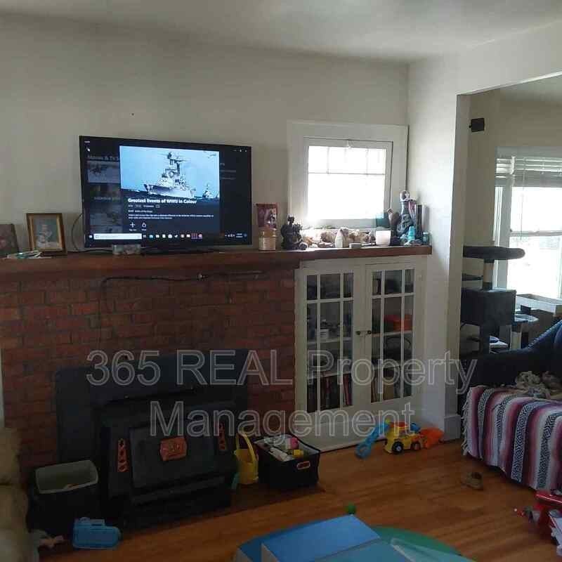 129 N Shields St - Photo 3 of 10